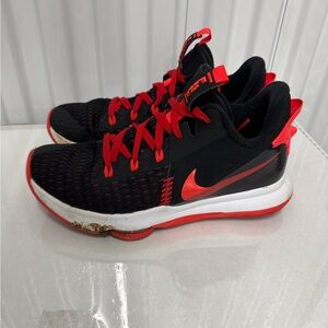LeBron air zoom witness 5 men’s size 12 Black and Red Athletic Shoes
